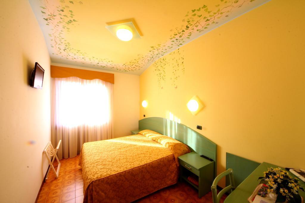 La Favorita Apricale B&B & Ristorante Rom bilde